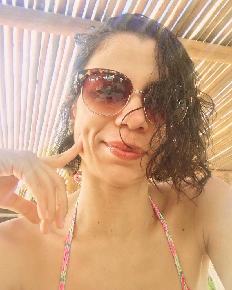 24P Sexy hot young milf for wank