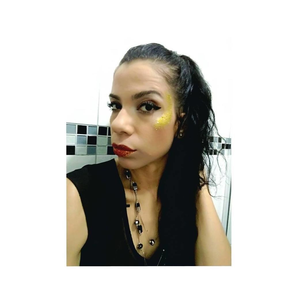 24P Sexy hot young milf for wank