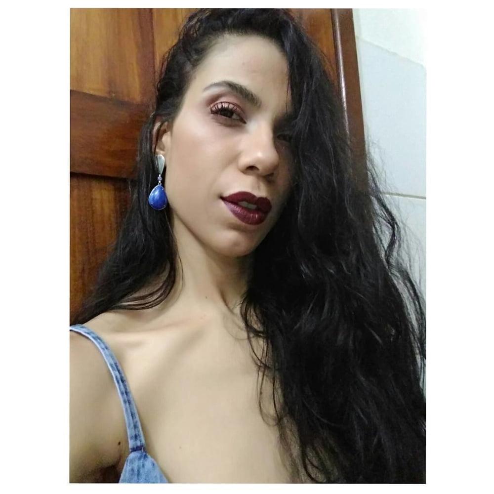 24P Sexy hot young milf for wank