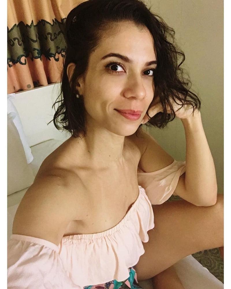 24P Sexy hot young milf for wank