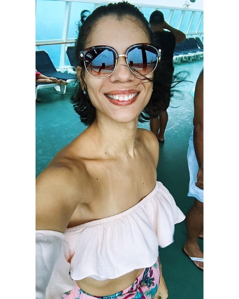 24P Sexy hot young milf for wank