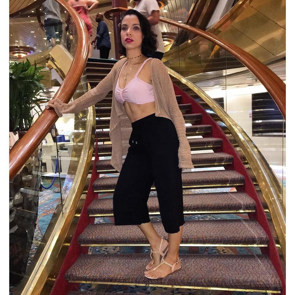 24P Sexy hot young milf for wank