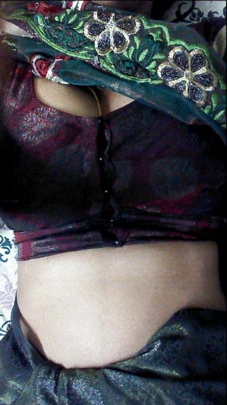 18P Non-tamil Nude Homely aunty