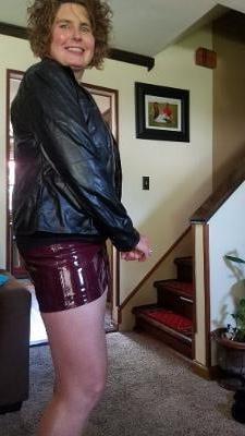 5P MILF LEATHER SKIRT