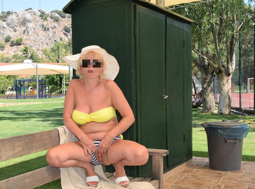 25P Amateur Mature Flashing