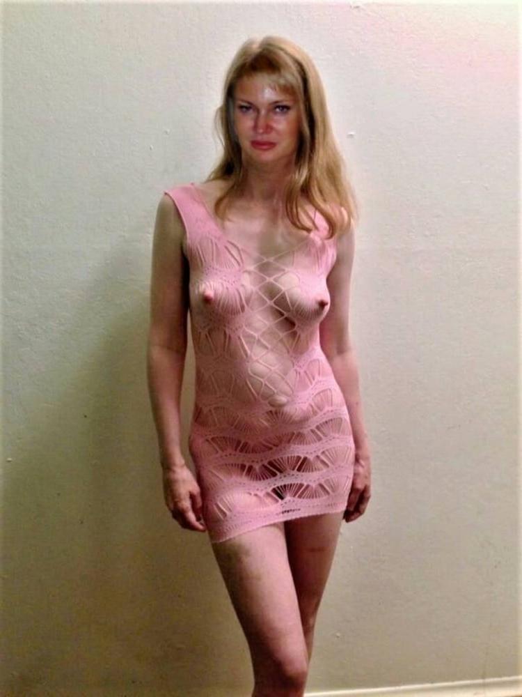 25P Lenka and her long legs