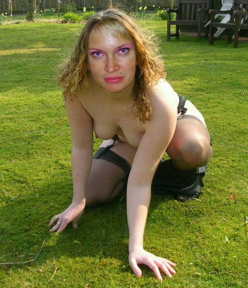 25P Lenka and her long legs