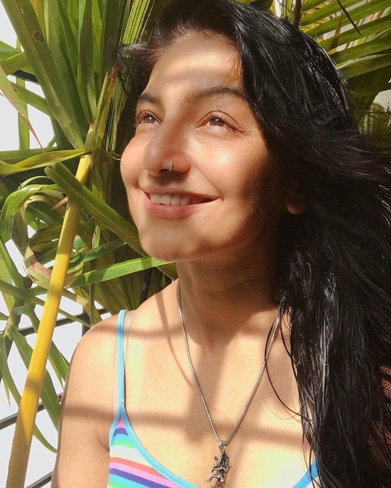 25P Sexy Indian Milf Goddess