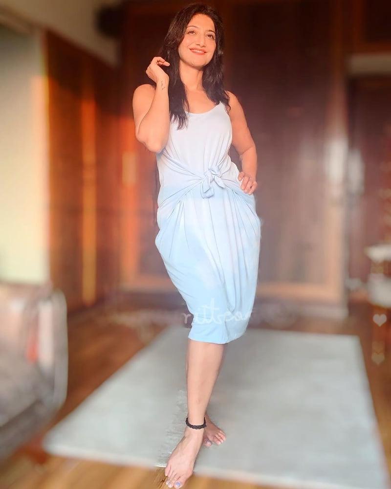 25P Sexy Indian Milf Goddess