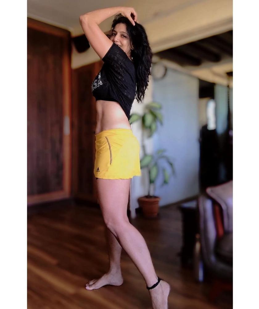 25P Sexy Indian Milf Goddess