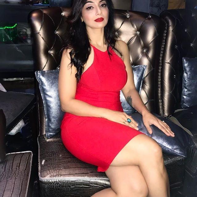 25P Sexy Indian Milf Goddess