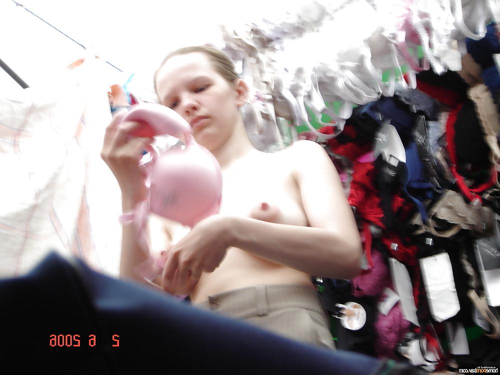 15P Voyeur reality pics