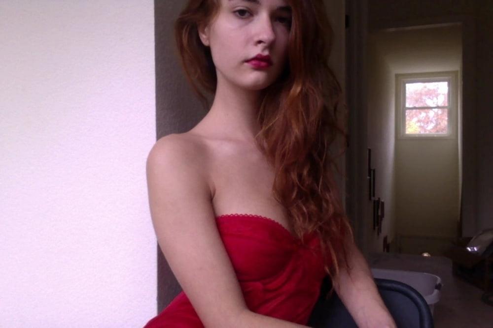 24P Mädchen mit haariger Muschi
