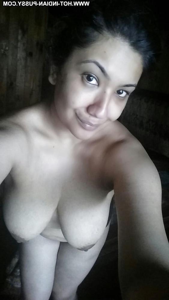 12P Sexy Milf Kiana