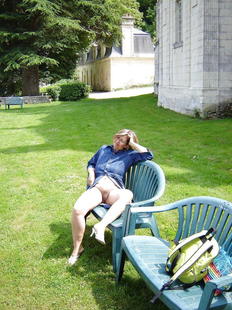 23P Big titted&amp;bushed granny flashing outdoors