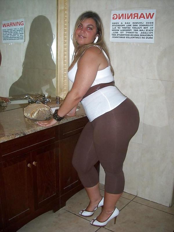 14P Beautiful Thick Blonde White Woman
