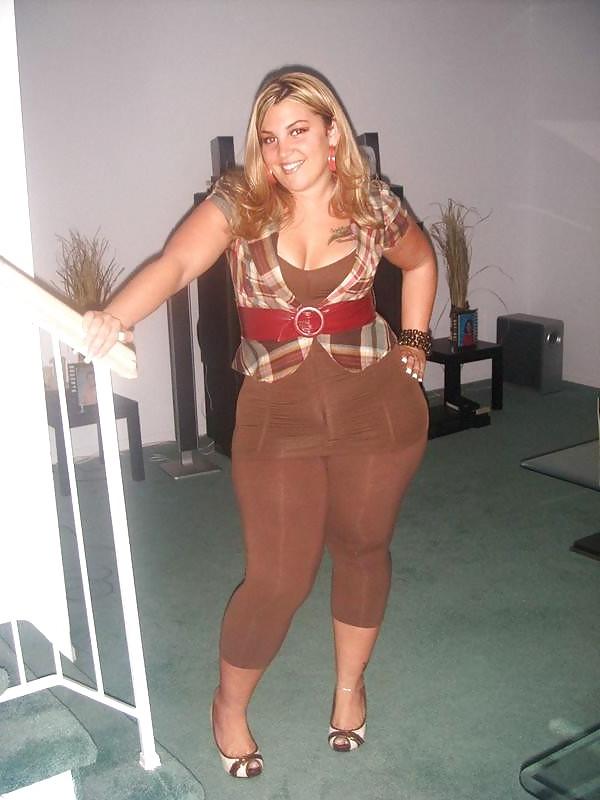 14P Beautiful Thick Blonde White Woman