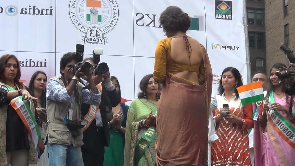 15P vidya balan hot capture
