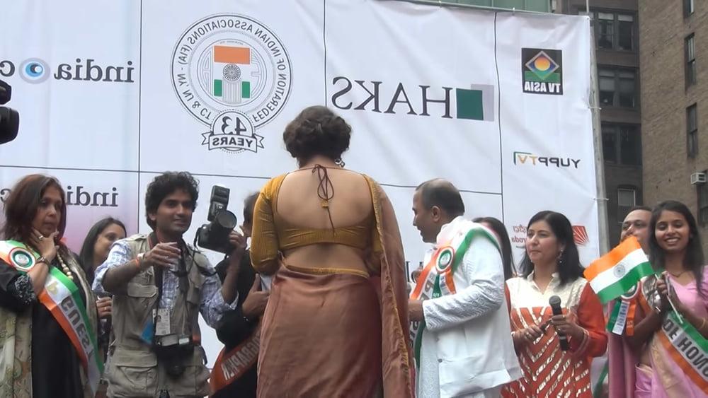 15P vidya balan hot capture