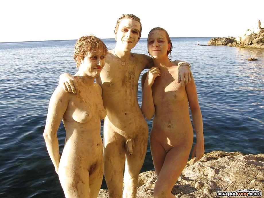 18P Nude beach chicks teasing