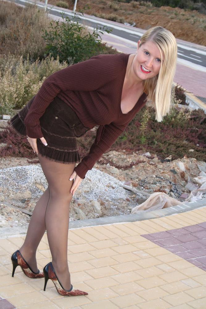 25P Pantyhose Street Whore Slut Flashing and Exposing