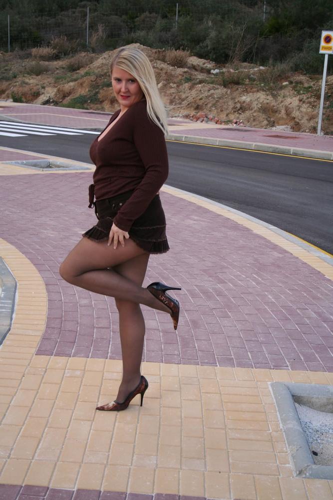 25P Pantyhose Street Whore Slut Flashing and Exposing
