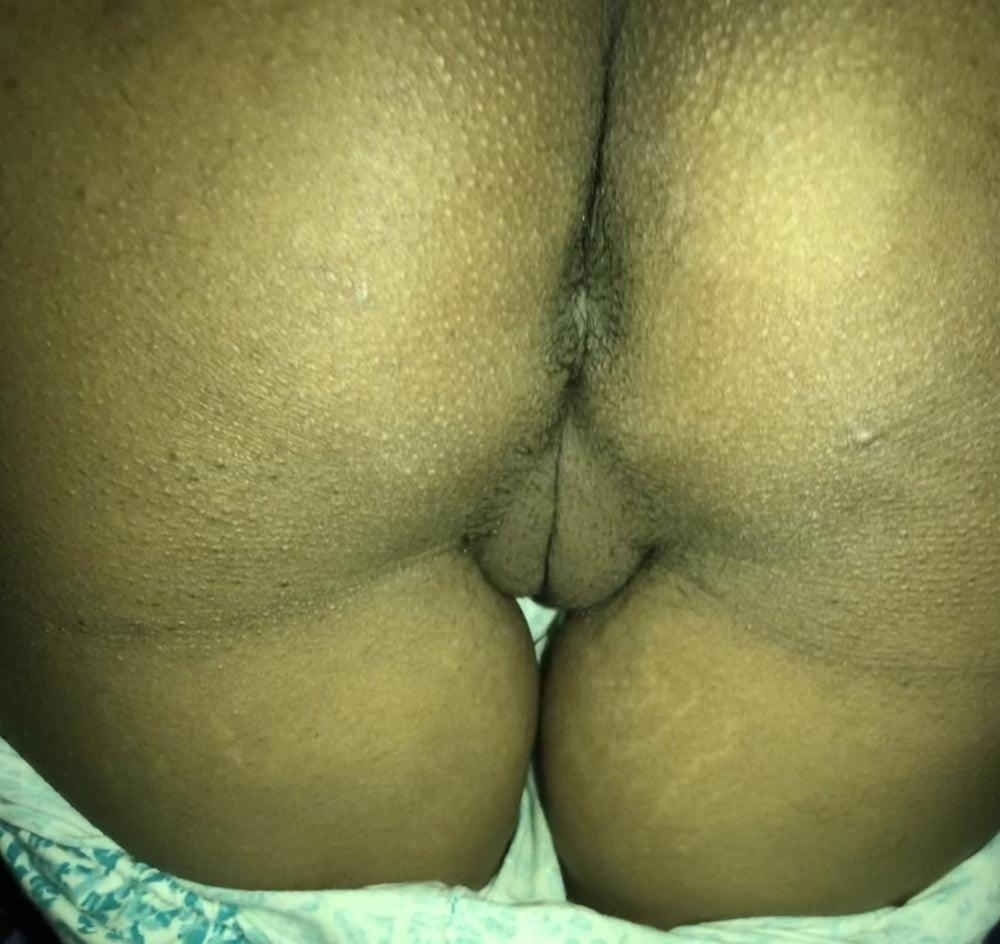 25P Desi Milf Nude Photos