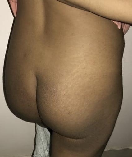 25P Desi Milf Nude Photos