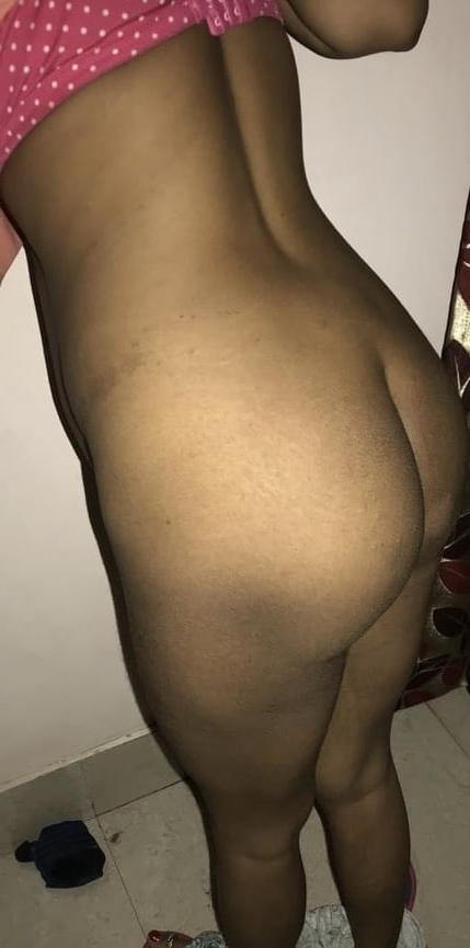 25P Desi Milf Nude Photos