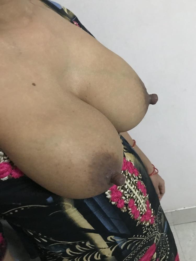 25P Desi Milf Nude Photos