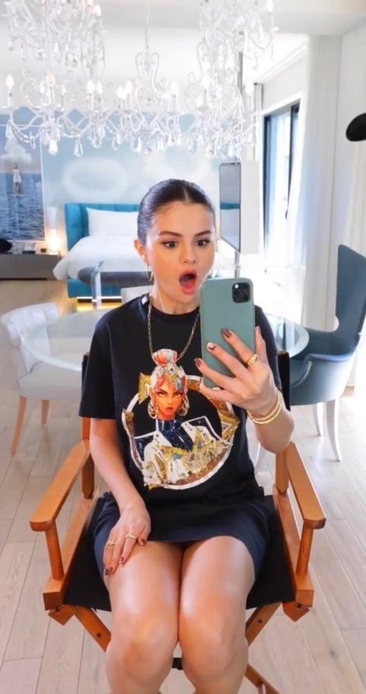 25P SELENA GOMEZ ... PERFECT FUCKING HOT LEGS !!!