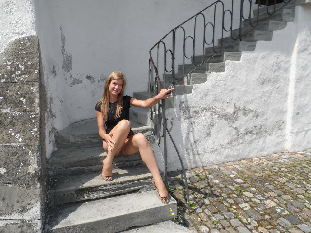 25P Hottie Flashing Public And Outdoors