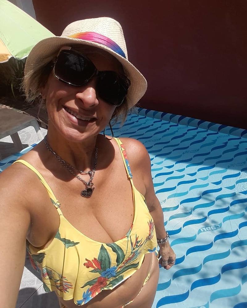 25P Milf fitness very hot