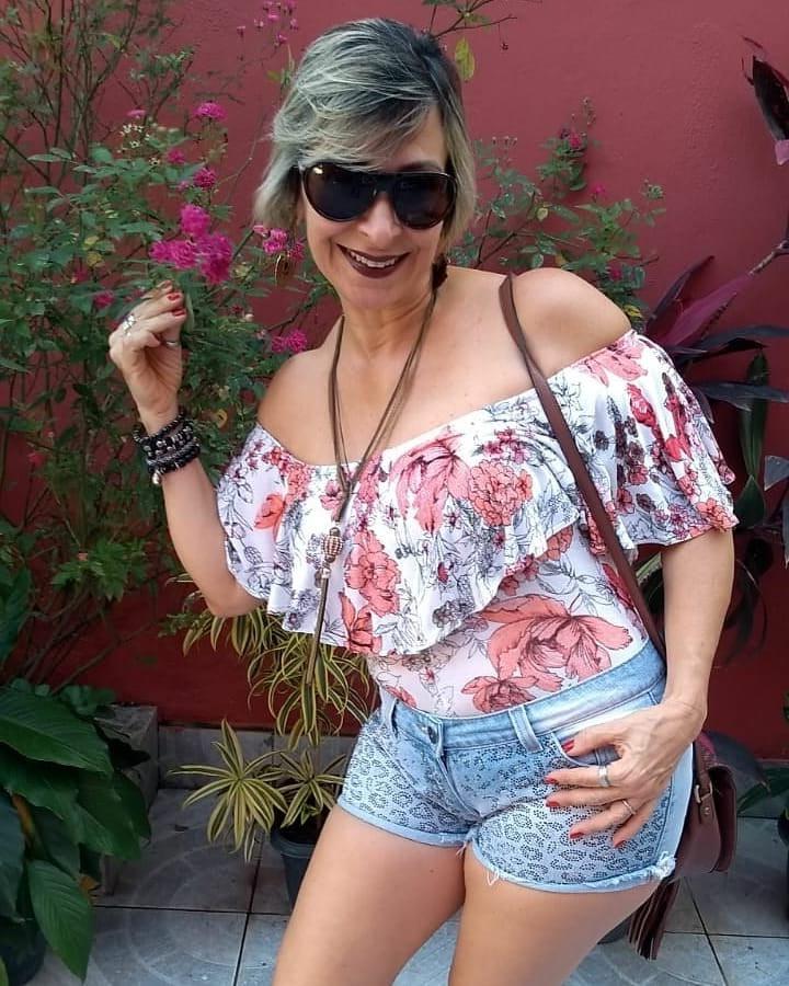 25P Milf fitness very hot