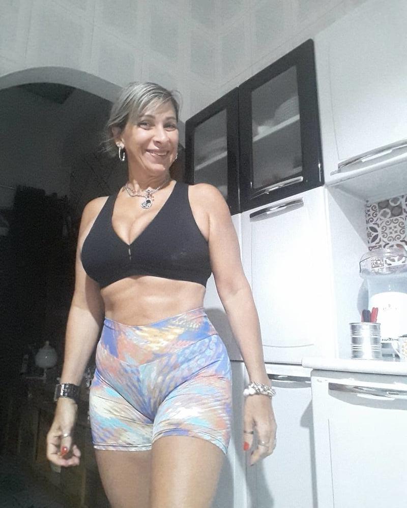 25P Milf fitness very hot