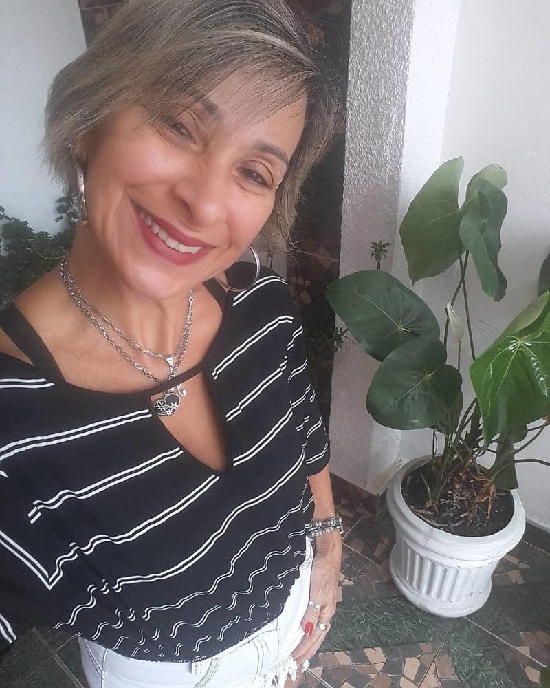 25P Milf fitness very hot