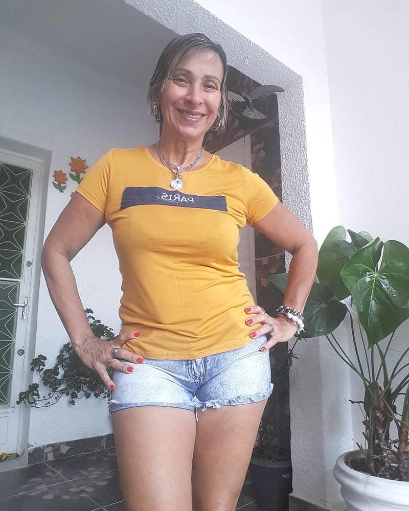25P Milf fitness very hot