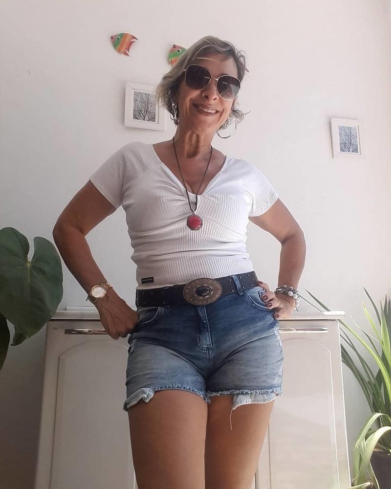 25P Milf fitness very hot