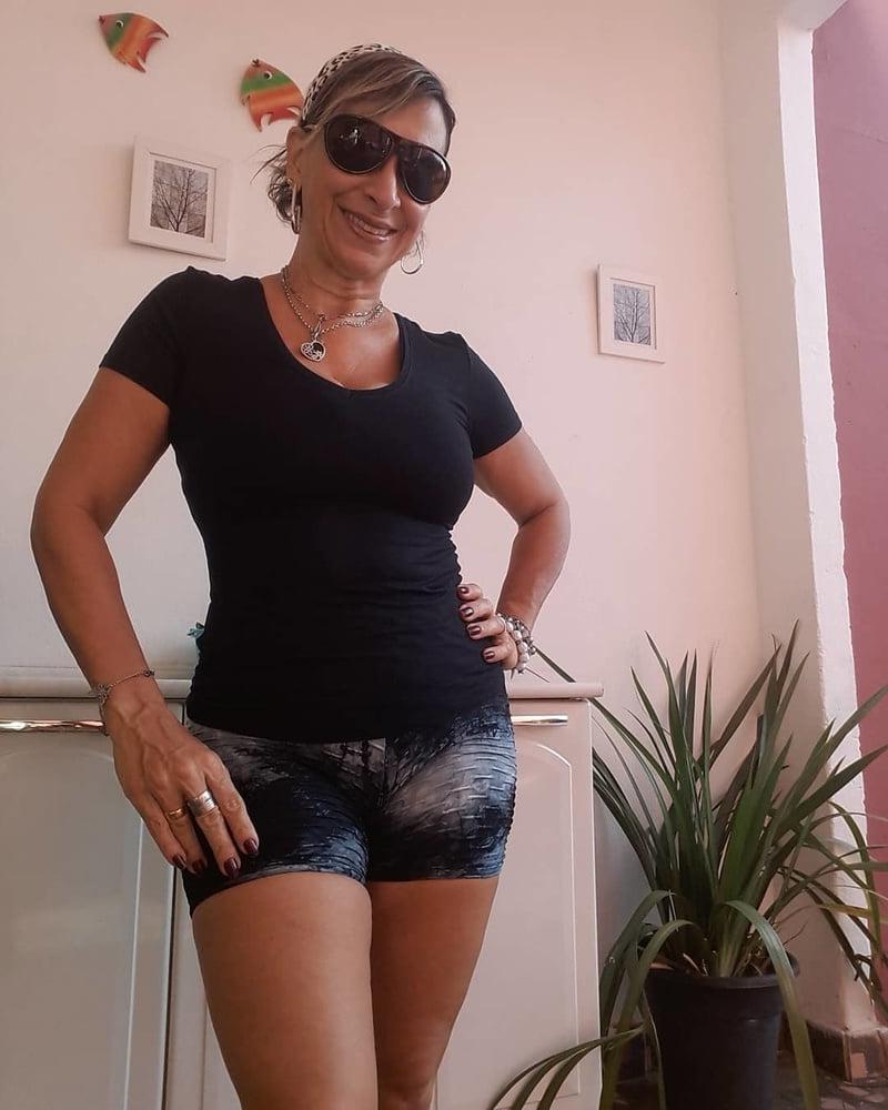 25P Milf fitness very hot