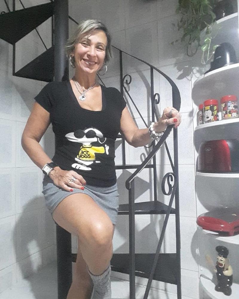 25P Milf fitness very hot