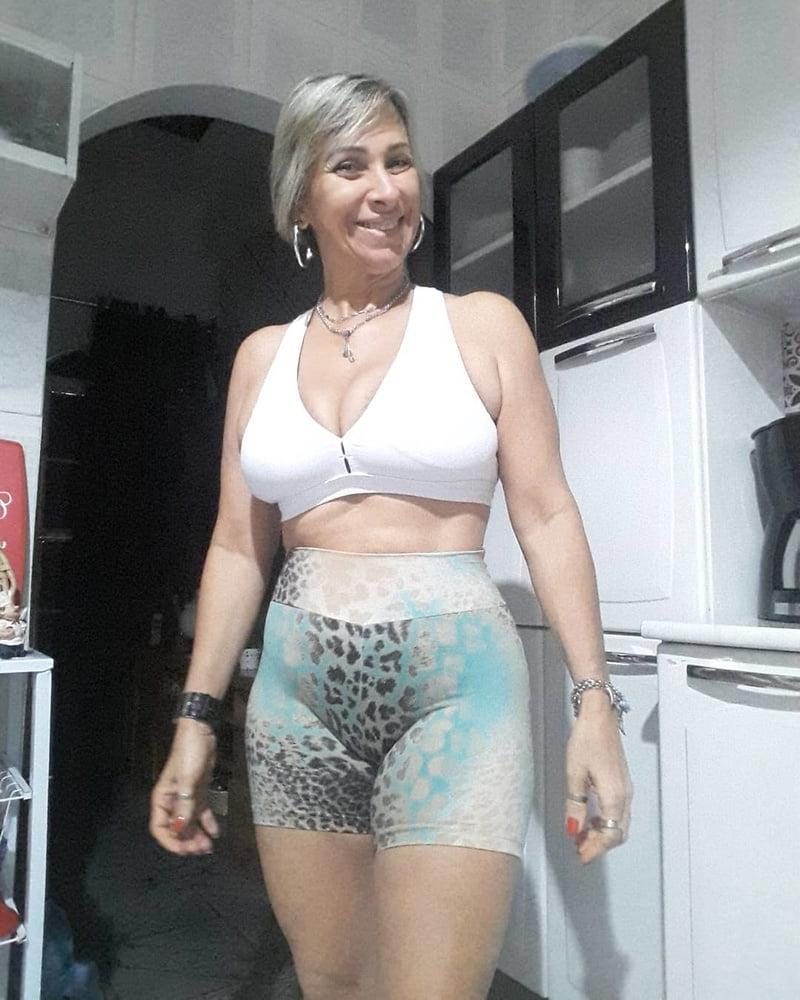 25P Milf fitness very hot