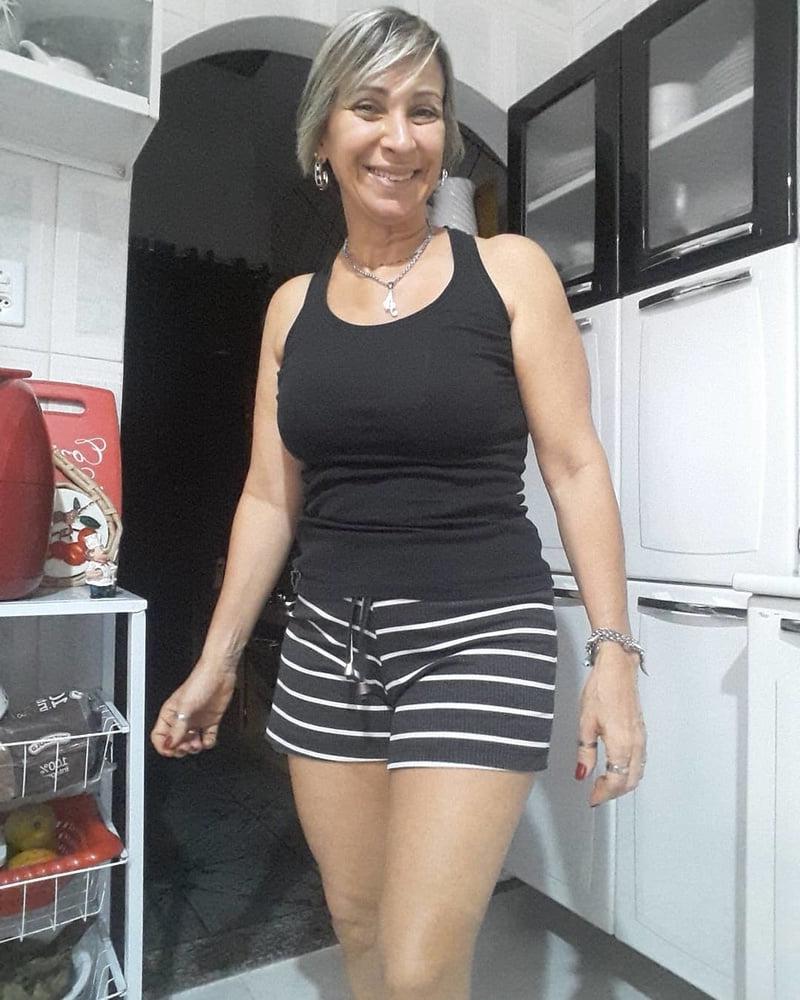 25P Milf fitness very hot