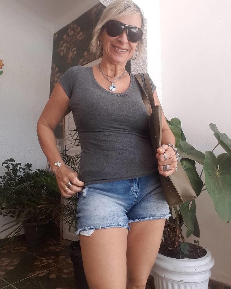 25P Milf fitness very hot
