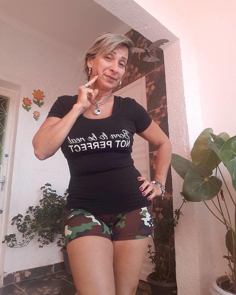 25P Milf fitness very hot