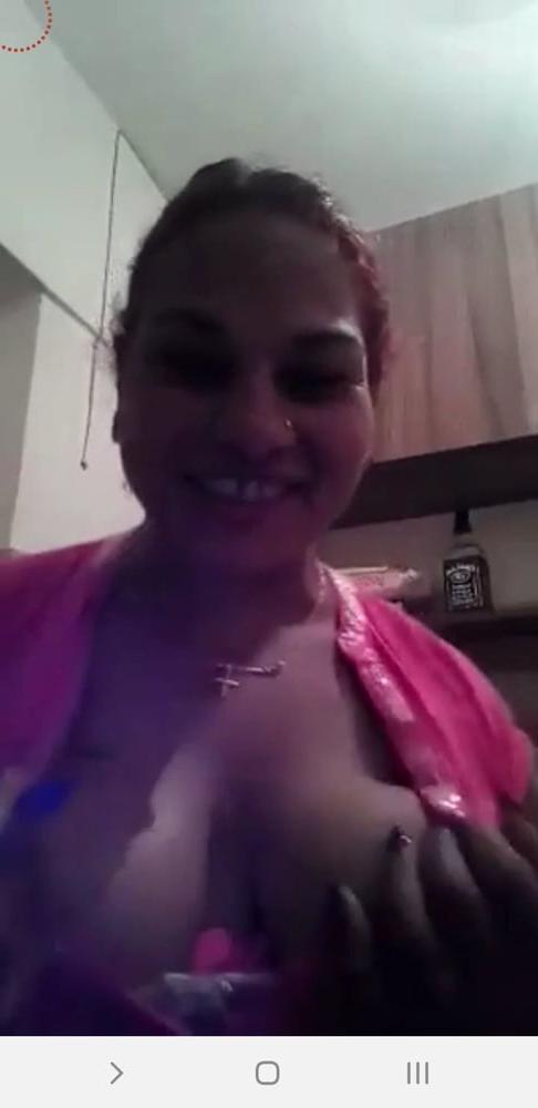 18P Flash boobs gipsy live facebook romanian