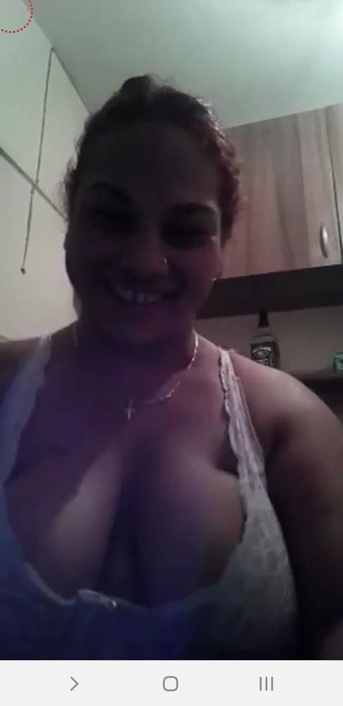 18P Flash boobs gipsy live facebook romanian