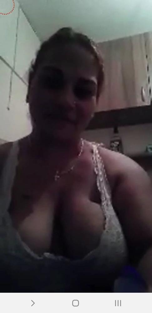 18P Flash boobs gipsy live facebook romanian