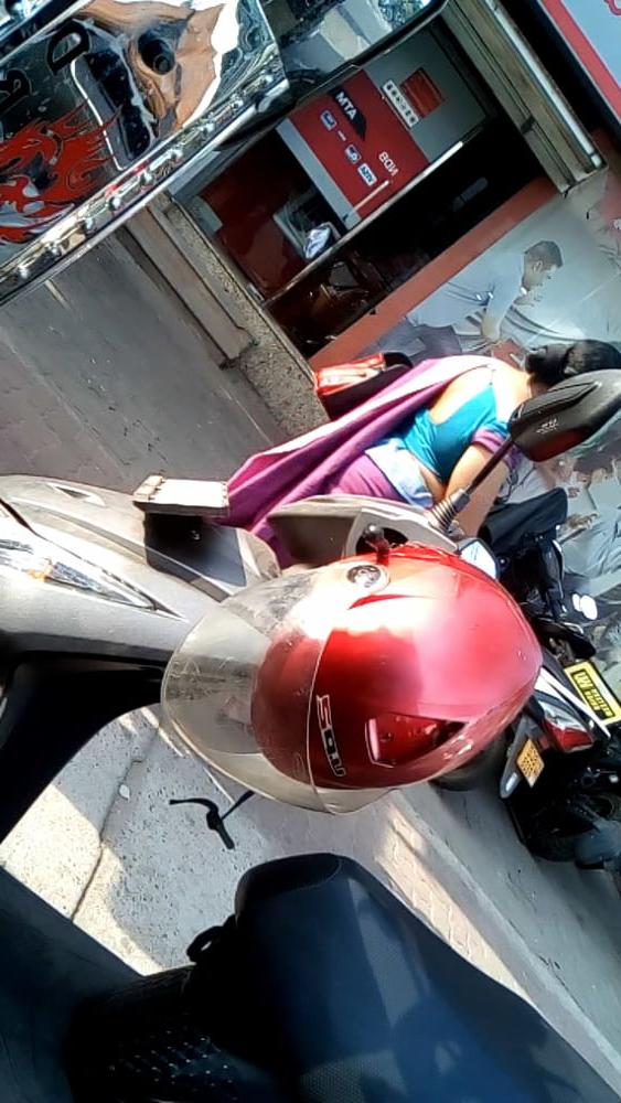 25P sl hot saree road capture fb 4