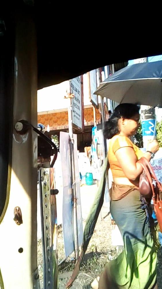 25P sl hot saree road capture fb 4