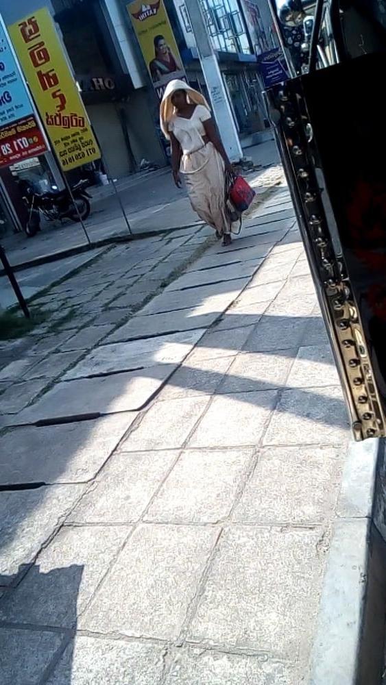 25P sl hot saree road capture fb 4